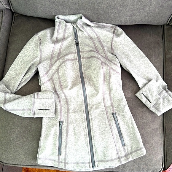 Lululemon Heather Grey zip up jacket size 4 - Picture 1 of 9